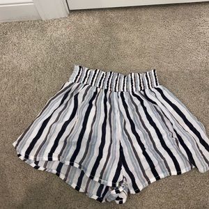 URBAN OUTFITTERS FLOWY SHORTS